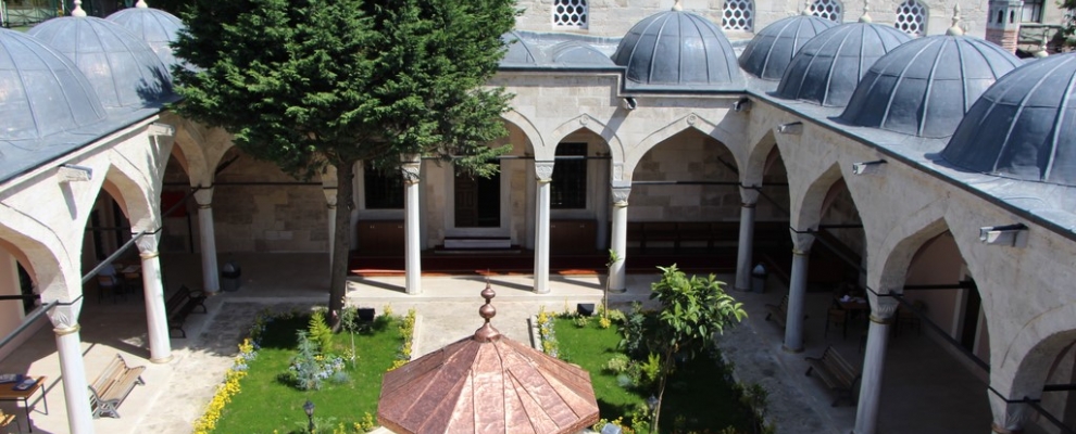 İlim Yayma Vakfı, İYV